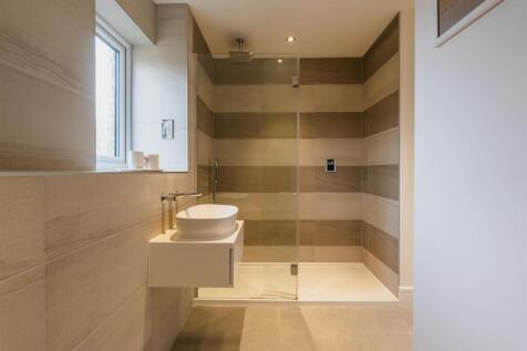 Master En-Suite Shower Room