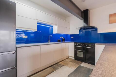 Living Kitchen (Apartment)