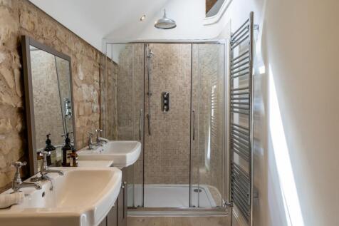 Master En-Suite