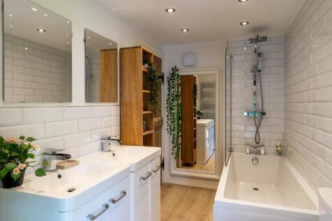 Jack and Jill En-Suite