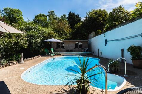 Outdoor Swimming Pool