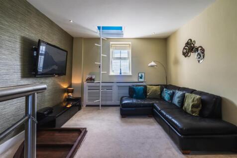 Sitting Room/Bedroom 4