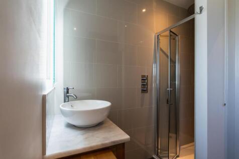 Master En-Suite Shower Room