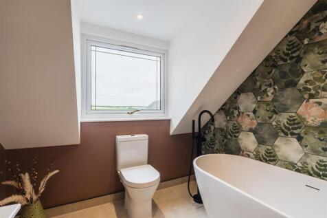 Bedroom 2 En-Suite