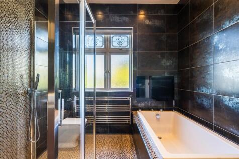Jack-and-Jill Bathroom