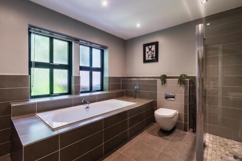 Bedroom 2 En-Suite Bathroom