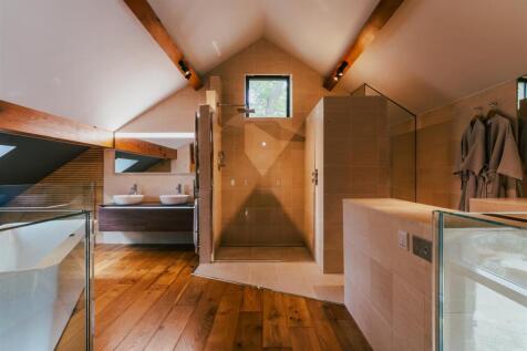 Bedroom 1 En-Suite - Stanage Barn