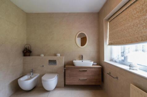 Master En-Suite Shower Room