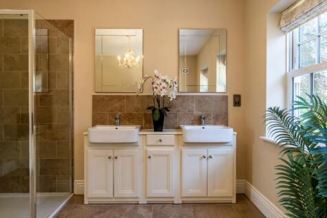 Master En-Suite