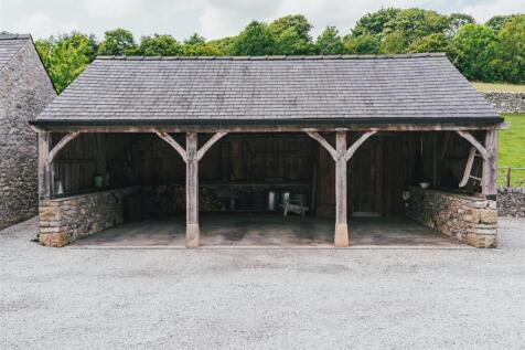 Open Three-Bay Oak Barn