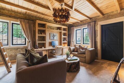 Snug/Library