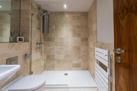 Family Shower Room