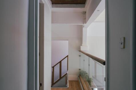 Mezzanine Landing