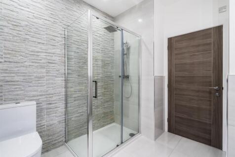 Master En-Suite Shower Room