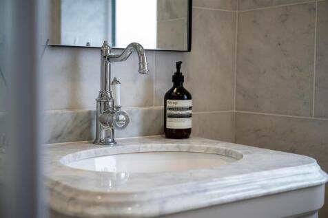 Master En-Suite Shower Room