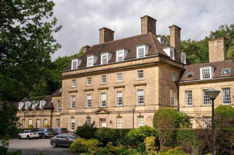 Communal Exterior and Gardens