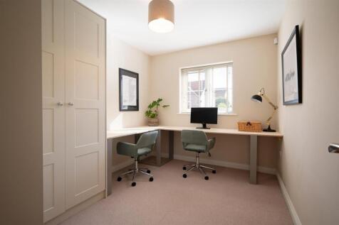 Bedroom 4/Office