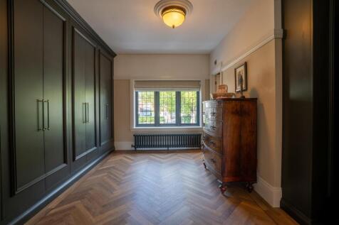 Master Dressing Room