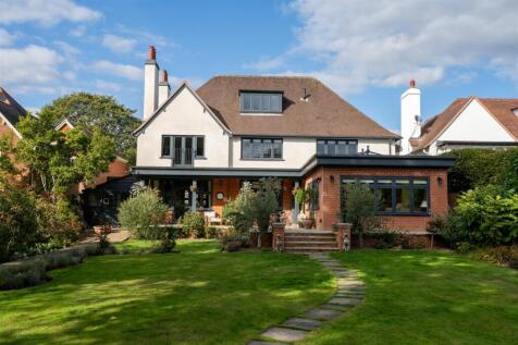 Exterior &amp; Gardens