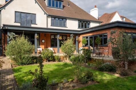 Exterior &amp; Gardens