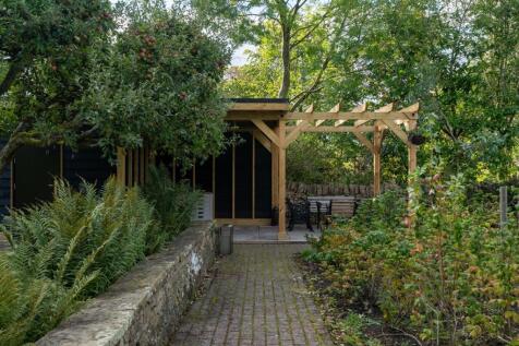 Exterior &amp; Gardens