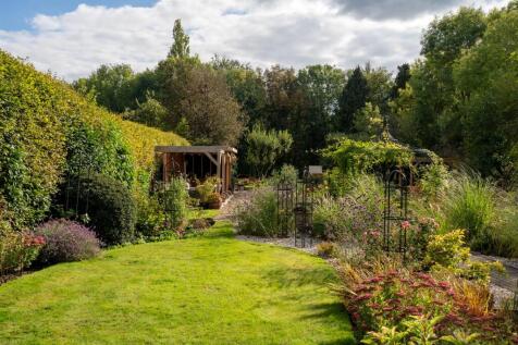 Exterior &amp; Gardens