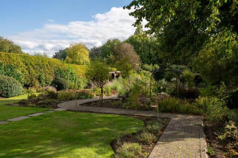Exterior &amp; Gardens