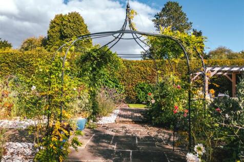 Exterior &amp; Gardens