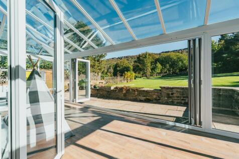 Conservatory Shared by Bedrooms 3 &amp; 4