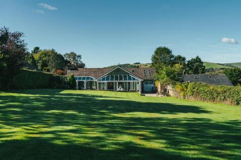 Exterior &amp; Gardens