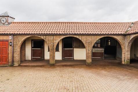 Stables x5 (Courtyard)
