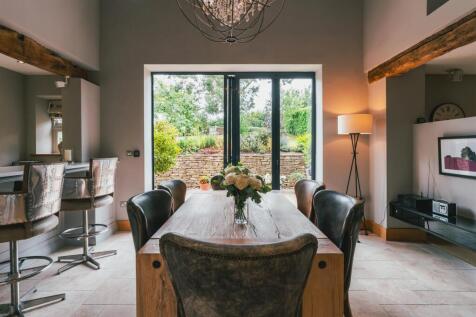 Dining Room (South Barn)