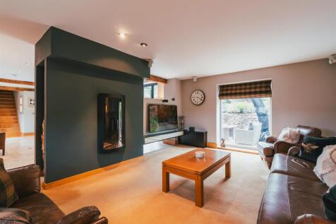 Lounge (South Barn)
