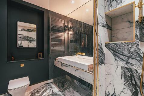 Master En-Suite Shower Room