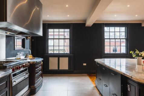 Dining Kitchen (Penthouse)