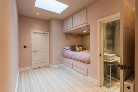 Bedroom 2 (Penthouse)