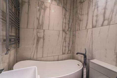 Bedroom 2 En-Suite (Penthouse)