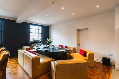 Dining Kitchen (Penthouse)