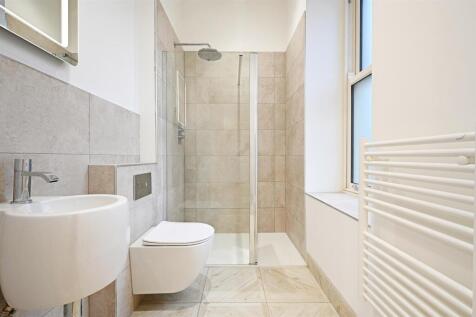 Master En-Suite Shower Room