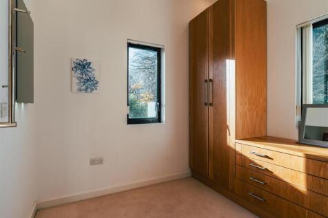 Bedroom 4 Dressing Room