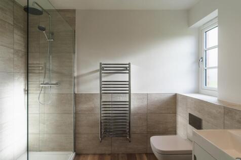 Master En-Suite Shower Room