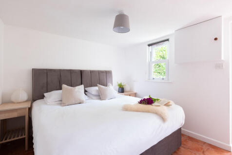 6846b5a289226_Marine Cottage-26