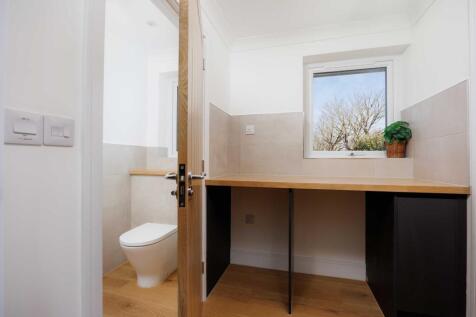6827485156a60_constantine_bay_038