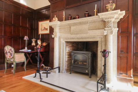 Living Room / Kitchen