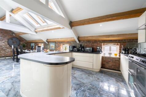 Living Room / Kitchen Diner