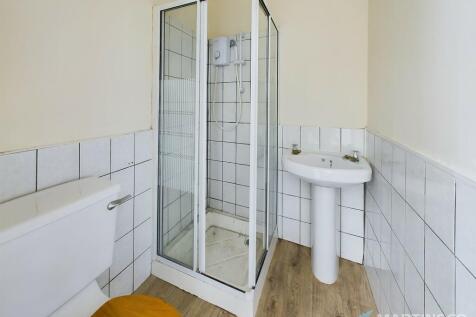 Flat 4 Bathroom 