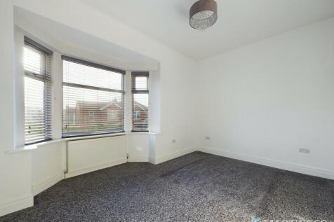 Master Bedroom (1...