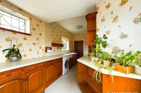 Kitchen (c)