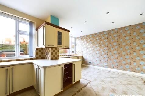 Kitchen (b)