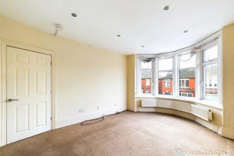 Bedroom 1 (b)